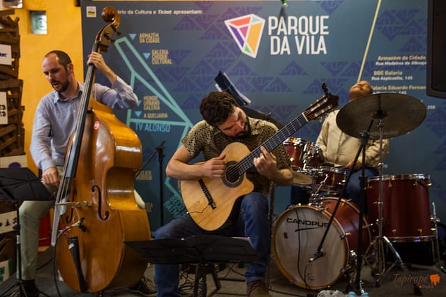 Leo Costa no Festival Parque da Vila out2016 com Marcos Paiva e Rodrigo Digão Braz - Foto por Ruda K Andrade