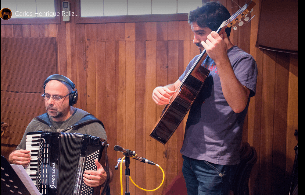 Com Toninho Ferragutti em gravação no Estúdio Arsis - São Paulo SP, out2014. Foto Carlos Henrique Ralize.